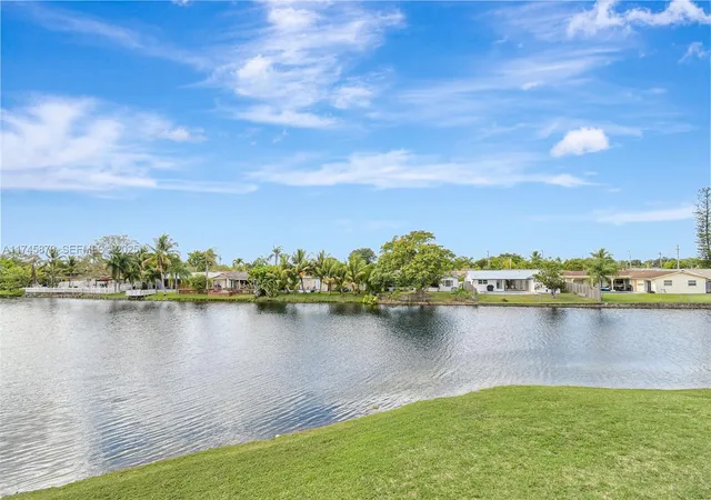 Homes for sale in Sunrise, FL | 10456 Nw 24th Pl #209, Sunrise, FL 33322 | MLS# A11745870