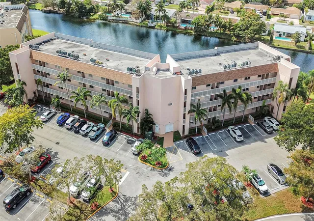 Homes for sale in Sunrise, FL | 10456 Nw 24th Pl #209, Sunrise, FL 33322 | MLS# A11745870