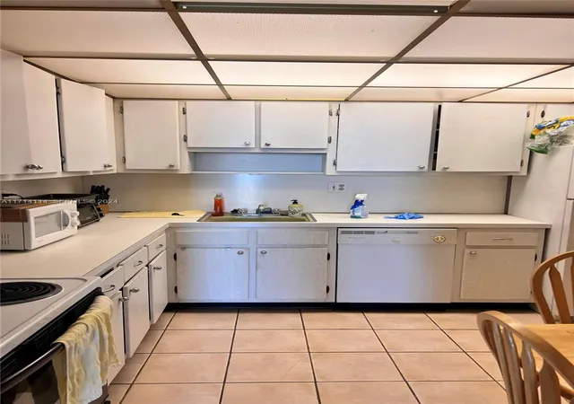 2nd image of 1410 S Ocean Dr, Hollywood, FL 33019