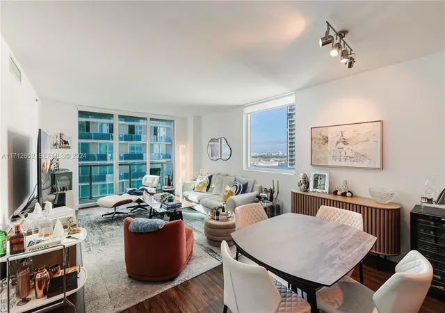 2nd image of 55 Se 6Th St #3407, Miami, FL 33131 | MLS# A11712652