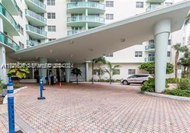 3rd image of 3801 S Ocean Dr #8U, Hollywood, FL 33019 | MLS# A11701626