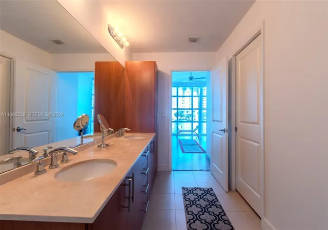 5th image of 1945 S Ocean Dr #M5, Hallandale Beach, FL 33009 | MLS# A11696538