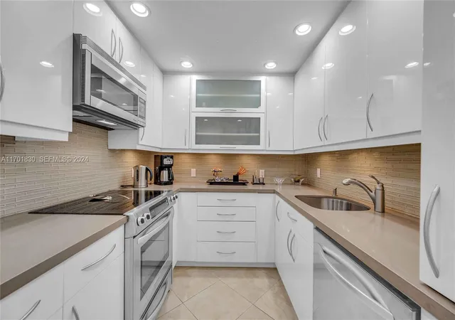 5th image of 20379 W Country Club Dr #PH36, Aventura, FL 33180 | MLS# A11701830