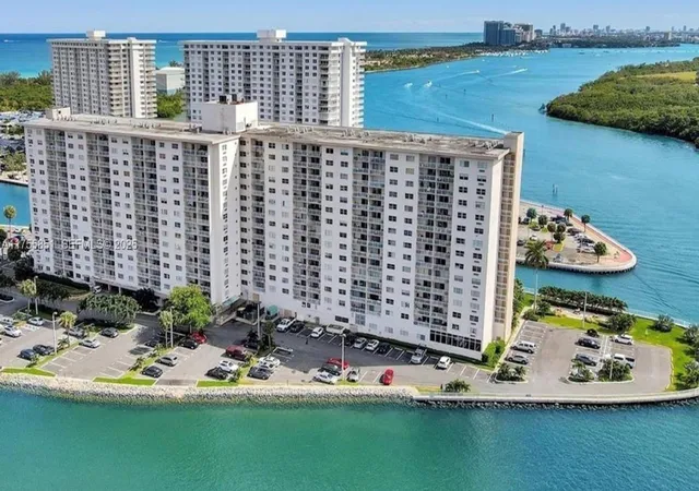 2nd image of 400 Kings Point Dr #810, Sunny Isles Beach, FL 33160 | MLS# A11755851