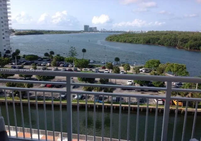 5th image of 400 Kings Point Dr #810, Sunny Isles Beach, FL 33160 | MLS# A11755851
