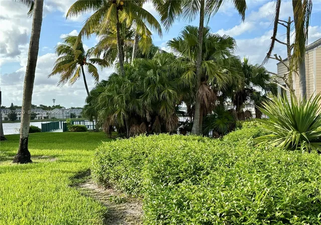 2nd image of 3405 Nw 44Th St, Lauderdale Lakes, FL 33309