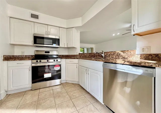 2nd image of 3405 Nw 44th St #104, Lauderdale Lakes, FL 33309 | MLS# A11679276