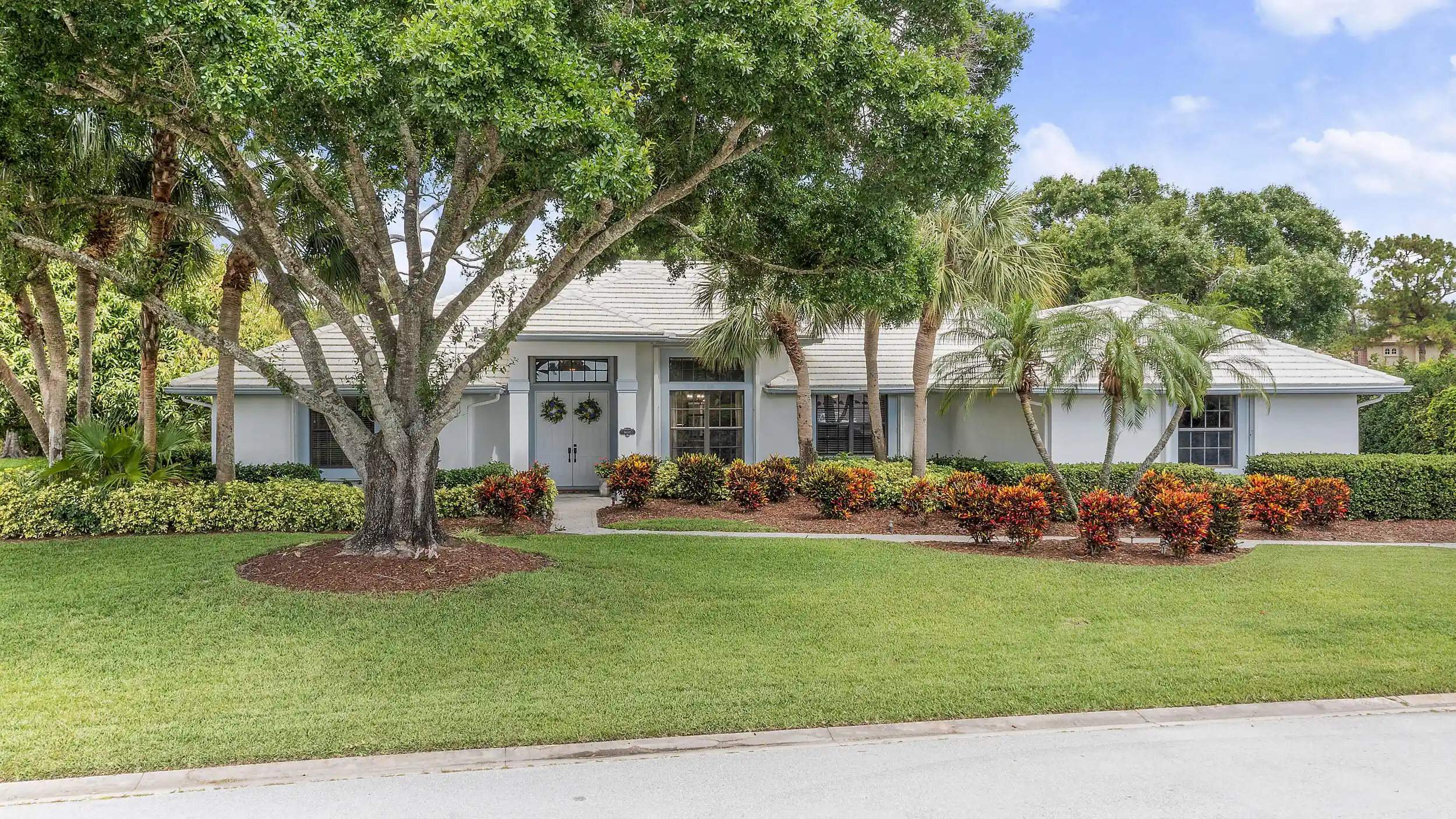 Single Family Residence at 756 SW Pelican Cvs, Port Saint Lucie, FL 34986 | MLS# R11094726 | | Sold on 2025-07-11