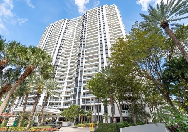 1st image of 21205 Yacht Club Dr #805, Aventura, FL 33180 | MLS# A11728948