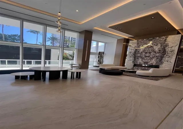 3rd image of 21205 Yacht Club Dr #805, Aventura, FL 33180 | MLS# A11728948