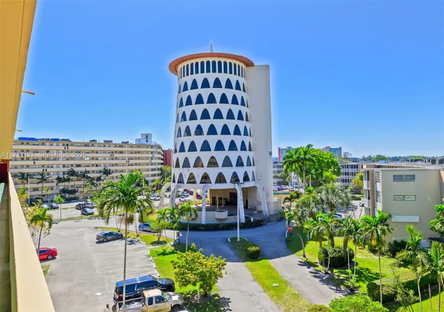 2nd image of 1770 Ne 191St St #5081, Miami, FL 33179 | MLS# A11758177