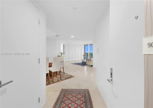 4th image of 21055 Yacht Club Dr #902, Ojus, FL 33180 | MLS# A11757435