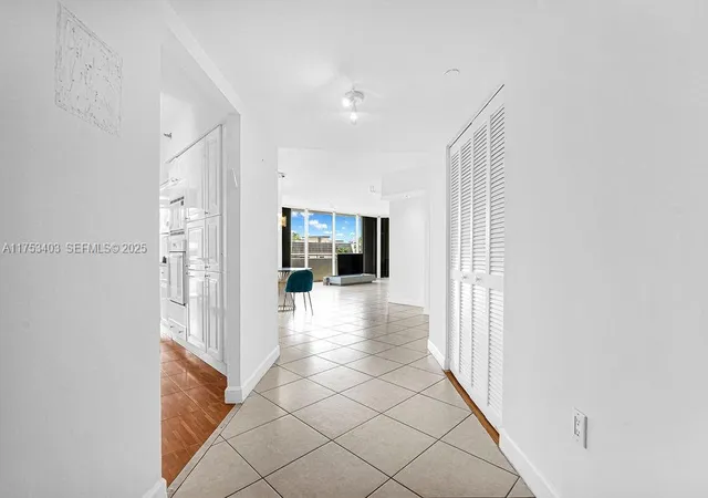 5th image of 8925 Collins Ave #2E, Surfside, FL 33154 | MLS# A11753403