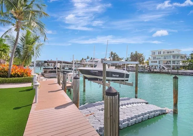 4th image of 162 Bayview Dr, Islamorada, FL 33036 | MLS# A11800398