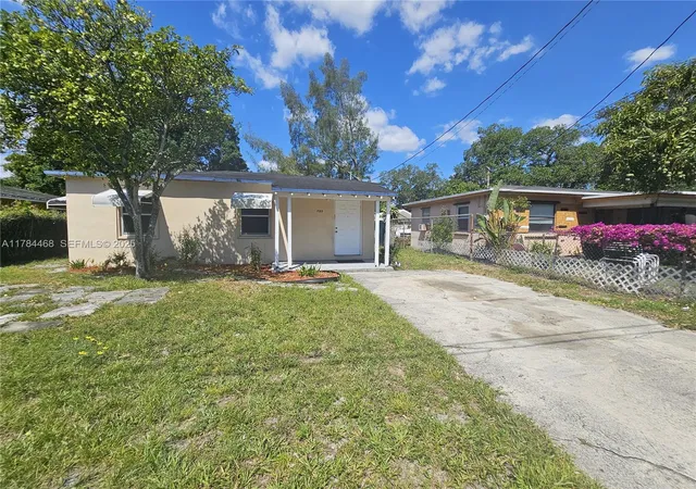 Homes for sale in Fort Lauderdale, FL | 723 Nw 15th Wy, Fort Lauderdale, FL 33311 | MLS# A11784468