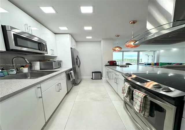5th image of 9500 W Bay Harbor Dr, Bay Harbor Islands, FL 33154
