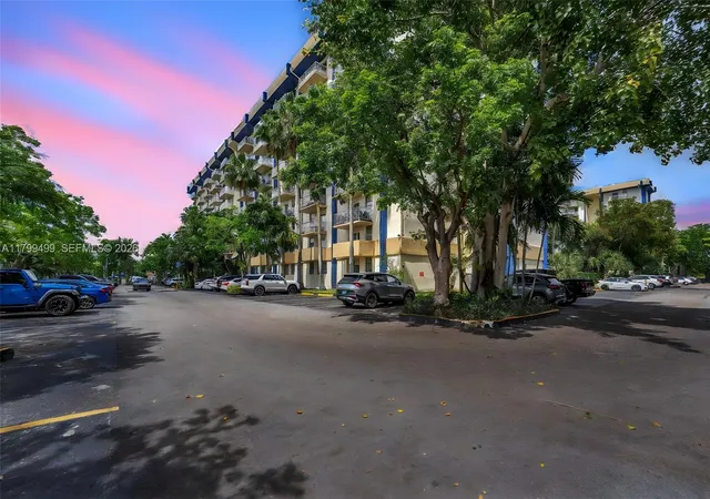 1st image of 4550 Nw 9Th St #106E, Miami, FL 33126 | MLS# A11799499