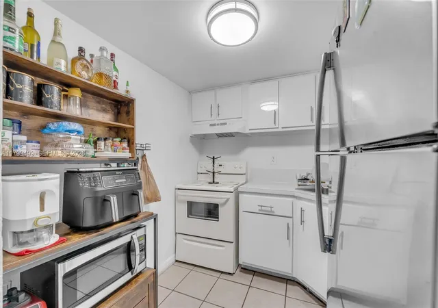 2nd image of 4550 Nw 9Th St #106E, Miami, FL 33126 | MLS# A11799499