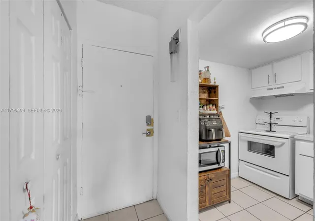 3rd image of 4550 Nw 9Th St #106E, Miami, FL 33126 | MLS# A11799499