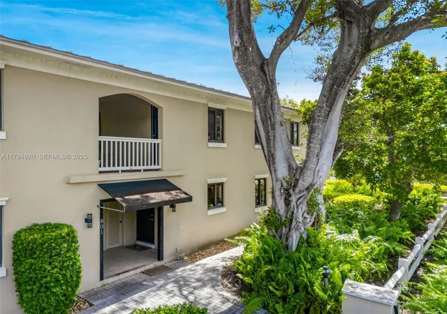 Homes for sale in Fort Lauderdale, FL | 801 Ne 18th Ave #14, Fort Lauderdale, FL 33304 | MLS# A11794920
