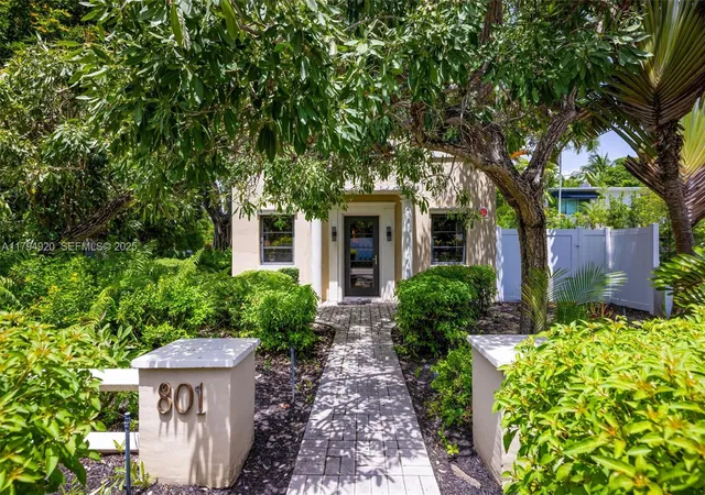 Homes for sale in Fort Lauderdale, FL | 801 Ne 18Th Ave #14, Fort Lauderdale, FL 33304 | MLS# A11794920
