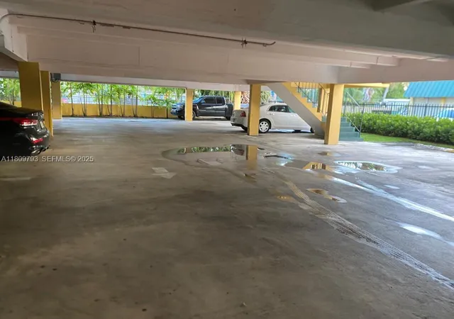 2nd image of 1975 Ne 135Th St, North Miami, FL 33181