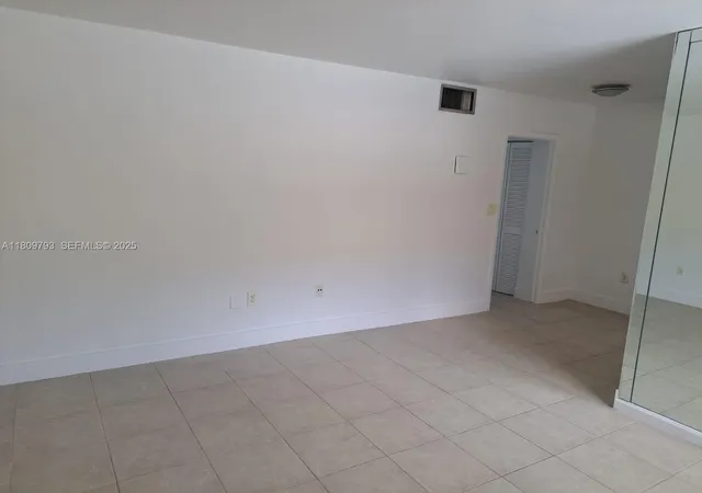 3rd image of 1975 Ne 135Th St, Miami, FL 33181