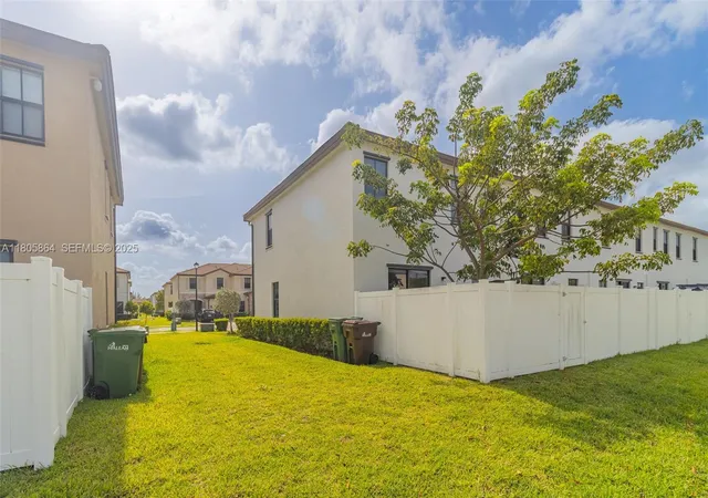 4th image of 10966 W 33Rd Wy, Hialeah, FL 33018 | MLS# A11805864