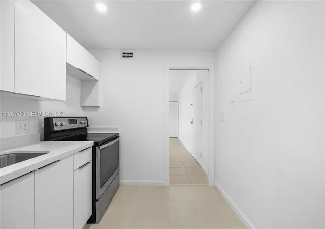 2nd image of 4222 Inverrary Blvd #4211, Lauderhill, FL 33319 | MLS# A11807759