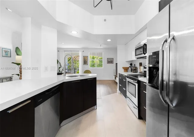 5th image of 3245 Ne 184Th St #13402, North Miami Beach, FL 33160 | MLS# A11808568