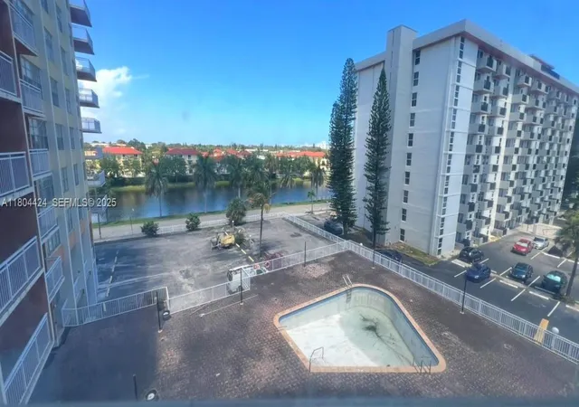 10th image of 2025 Ne 164th St #506, North Miami Beach, FL 33162 | MLS# A11804424