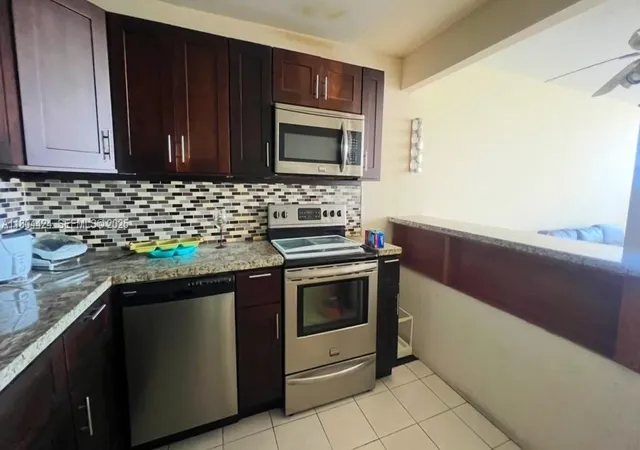 2nd image of 2025 Ne 164Th St #506, North Miami Beach, FL 33162 | MLS# A11804424