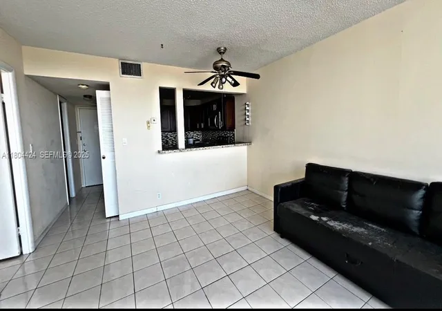 4th image of 2025 Ne 164Th St #506, North Miami Beach, FL 33162 | MLS# A11804424