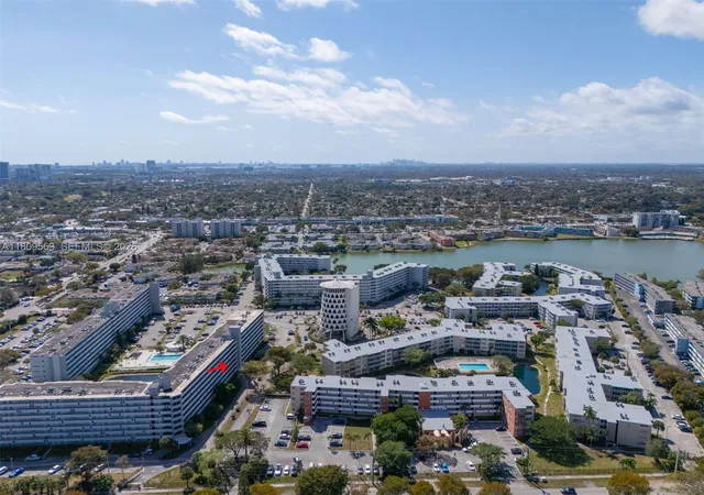 4th image of 1770 NE 191st St, North Miami Beach, FL 33179