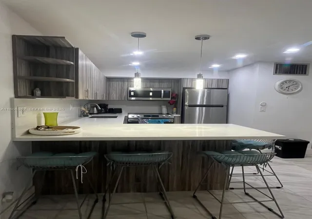 1st image of 2145 Pierce St #422, Hollywood, FL 33020 | MLS# A11808362