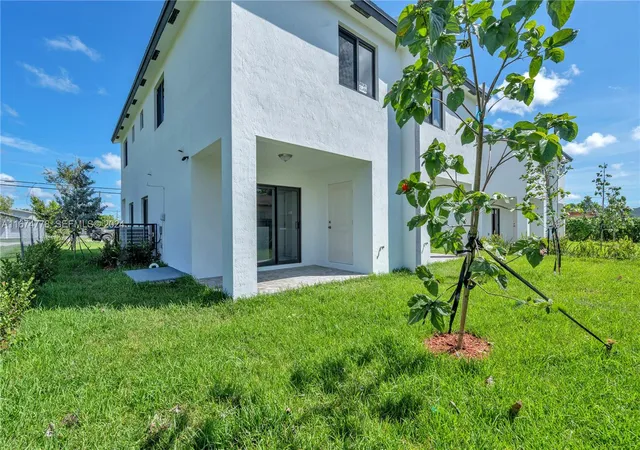 Homes for sale in Florida City, FL | 1231 Nw 9th Ave #1231, Florida City, FL 33034 | MLS# A11674778