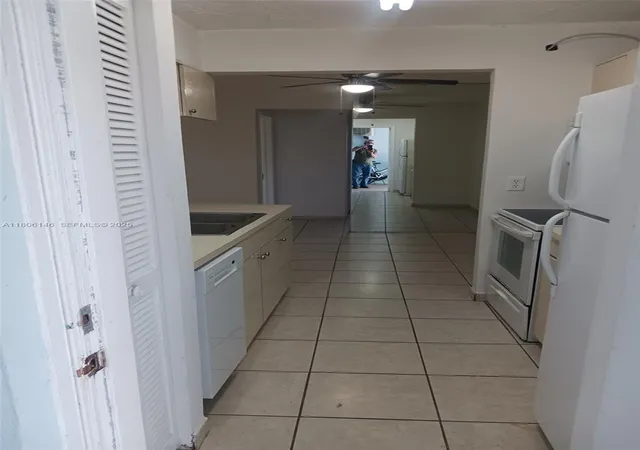 2nd image of 2700 Ne 135Th St #30, North Miami, FL 33181 | MLS# A11806146