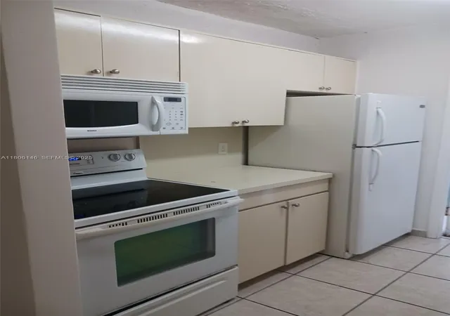 3rd image of 2700 Ne 135Th St #30, North Miami, FL 33181 | MLS# A11806146