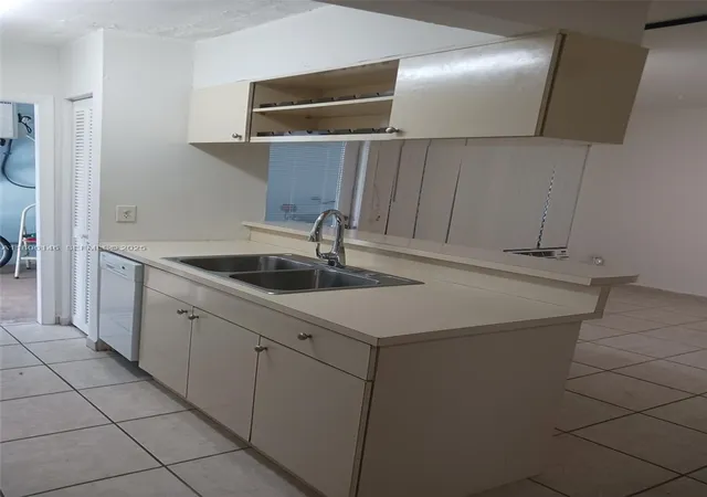 4th image of 2700 Ne 135Th St #30, North Miami, FL 33181 | MLS# A11806146