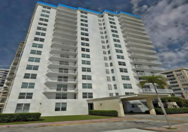 35th image of 1501 S Ocean Dr #1005, Hollywood, FL 33019 | MLS# A11804235