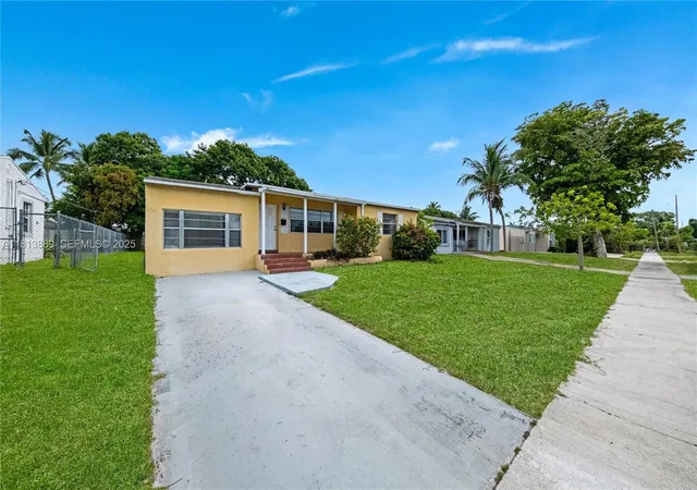 Homes for sale in Hollywood, FL | 2431 Rodman St, Hollywood, FL 33020 | MLS# A11813889