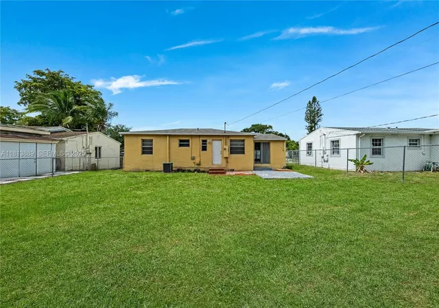 Homes for sale in Hollywood, FL | 2431 Rodman St, Hollywood, FL 33020 | MLS# A11813889