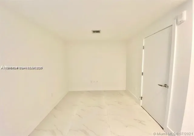 3rd image of 16385 Biscayne Blvd #702, Aventura, FL 33160 | MLS# A11815434