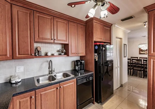 Photo 3 of Condo for sale at 4270 Nw 40th Street #105, Lauderdale Lakes, FL 33319 | MLS# R11096805 | Listing updated on 2026-10-10
