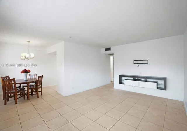 4th image of 151 Sw 135Th Ter #302T, Pembroke Pines, FL 33027 | MLS# A11733016