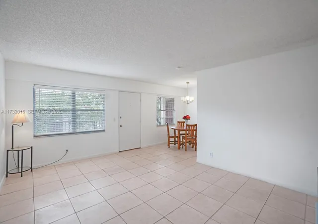 5th image of 151 Sw 135Th Ter #302T, Pembroke Pines, FL 33027 | MLS# A11733016