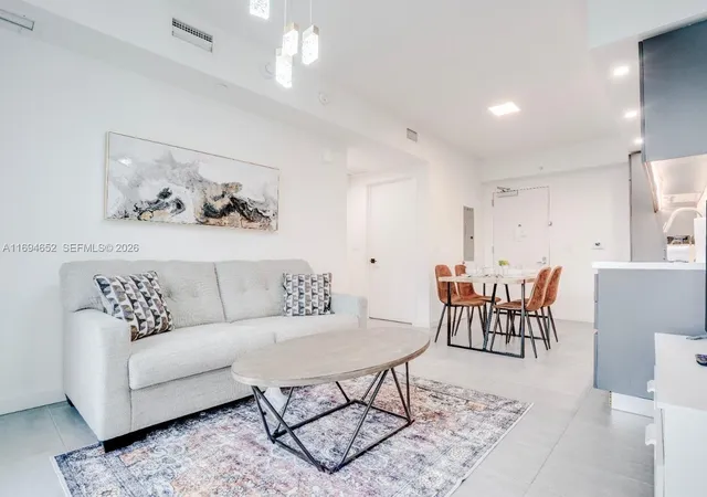 5th image of 227 Ne 2Nd St #1705, Miami, FL 33132 | MLS# A11694652