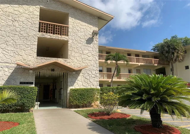 Homes for sale in Miami, FL | 1395 Ne 167Th St, Miami, FL 33162