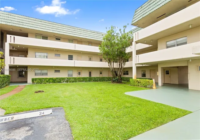 3rd image of 5790 Stirling 212 #212, Hollywood, FL 33021 | MLS# A11818686