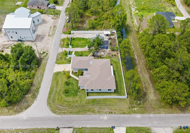 3rd image of 304 Bradley, Lehigh Acres, FL 33974 | MLS# A11817408
